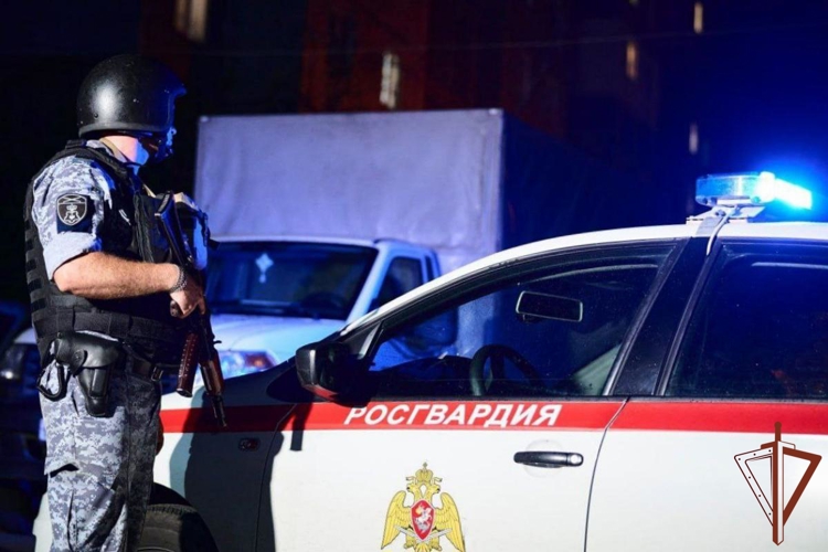 Росгвардеец спас пострадавшую при взрыве жительницу ДНР