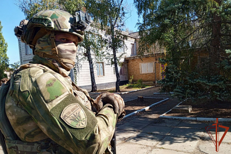 Росгвардейцы сопроводили доставку гуманитарной помощи жителям ДНР
