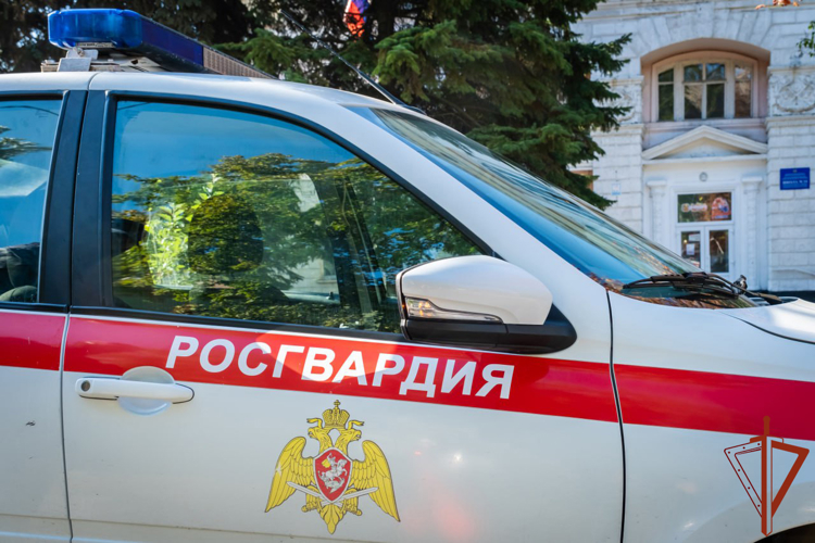 Росгвардейцы обеспечили безопасность празднования Дня знаний в ДНР