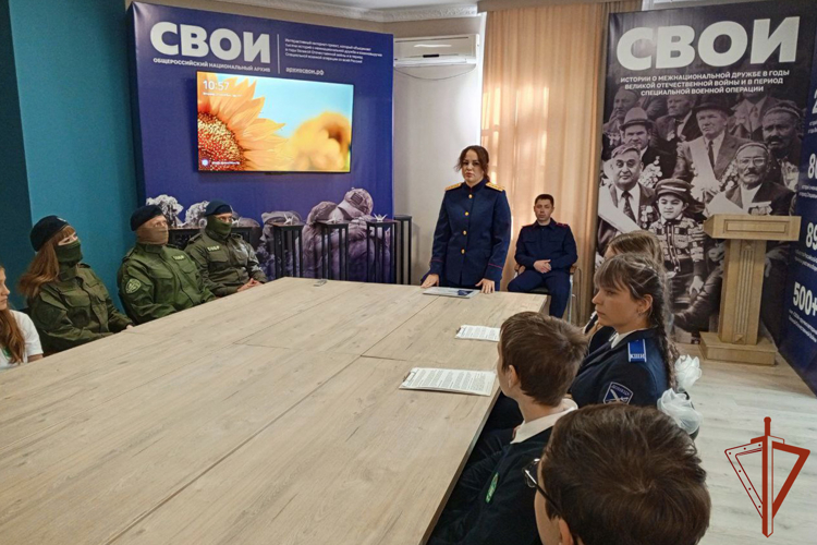 В Донецке сотрудники Росгвардии провели акцию памяти павших воинов