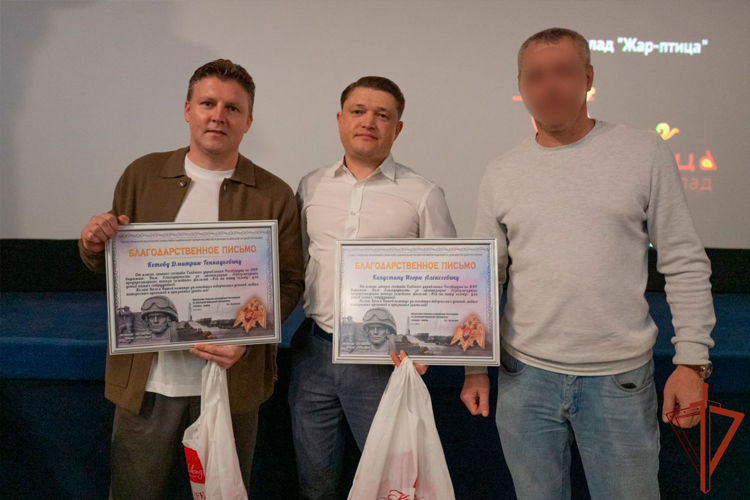 В ДНР для детей росгвардейцев провели предпоказ семейного фильма