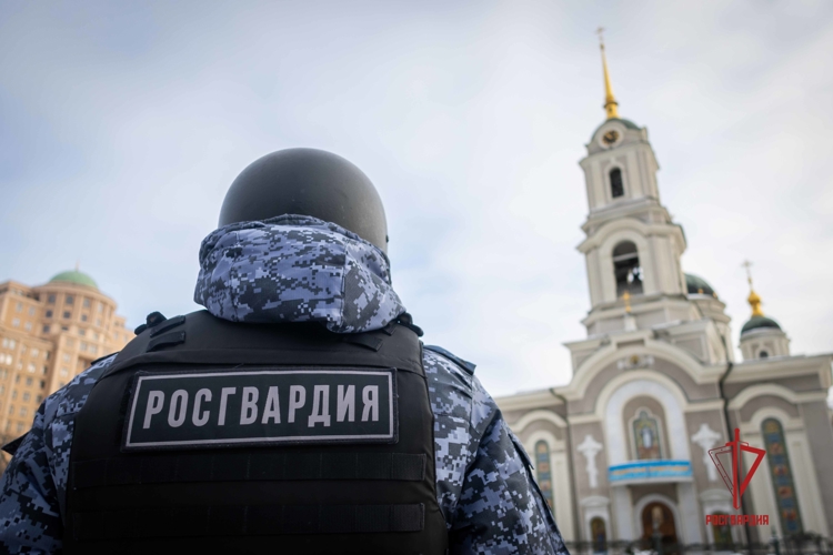 Росгвардейцы обеспечили безопасность во время празднования Крещения Господне в ДНР