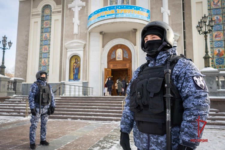 Росгвардейцы обеспечили безопасность во время празднования Крещения Господне в ДНР