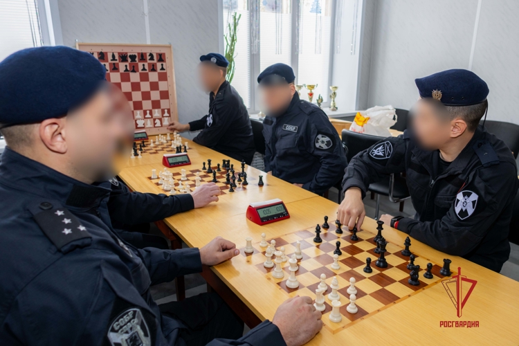 В ДНР росгвардейцы провели шахматный турнир на кубок регионального управления
