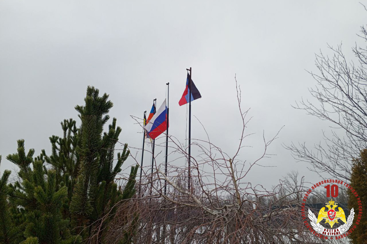 Донецкие росгвардейцы почтили память Героя ДНР Михаила Толстых