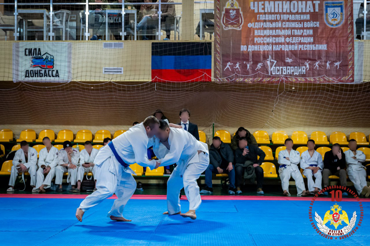 В Донецке росгвардейцы провели чемпионат по дзюдо