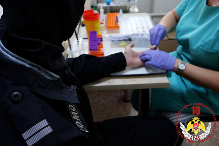 С начала года росгвардейцы пополнили региональный банк крови в ДНР на 60 литров