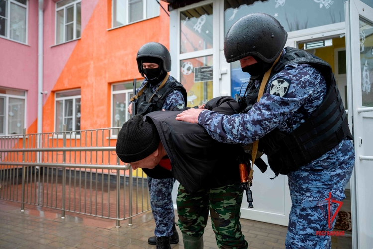 В ДНР росгвардейцы отработали действия в ходе Всероссийских учений по антитеррористической защищенности объектов образования  