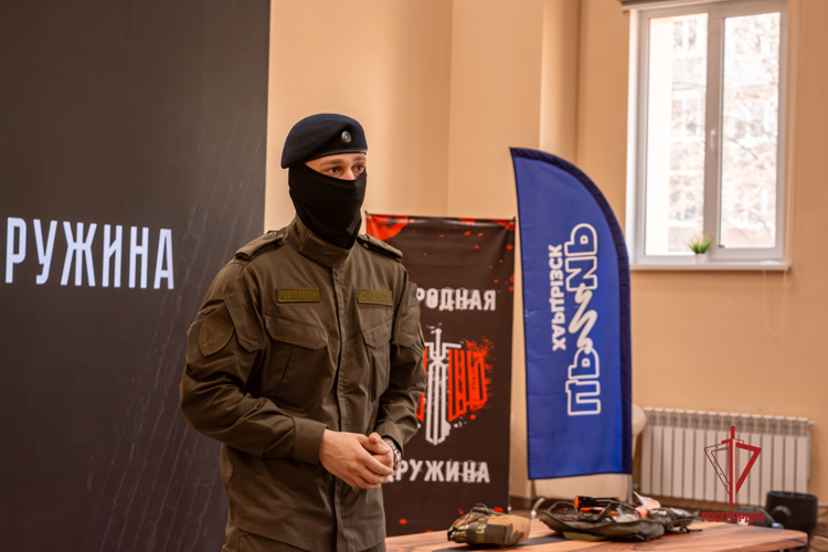 СОБР обучил азам тактической медицины активистов «Народной дружины» в ДНР