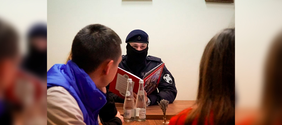 В Донецке росгвардейцы приняли участие в круглом столе ко Дню русского языка