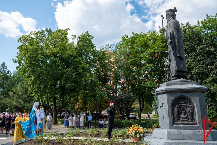 В ДНР росгвардейцы приняли участие в торжествах ко Дню Крещения Руси