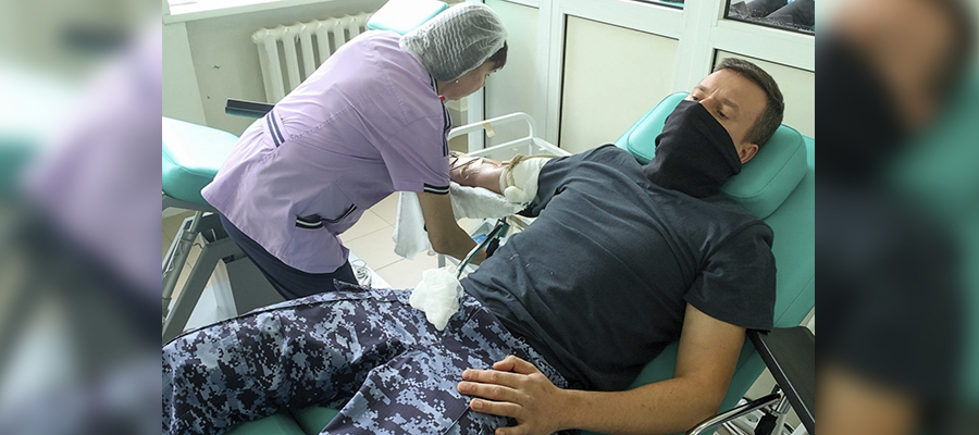 Росгвардейцы в ДНР сдали кровь в медицинские учреждения